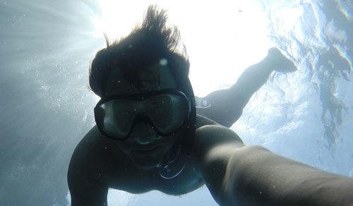 can you breathe underwater with a snorkel