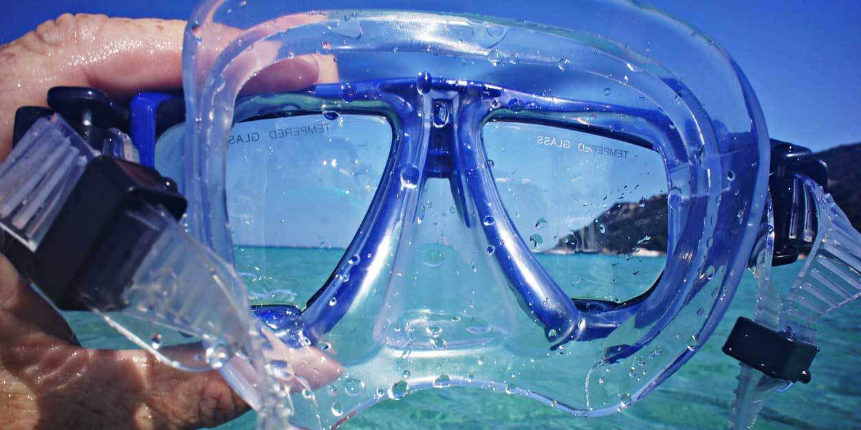 how to clean snorkel gear